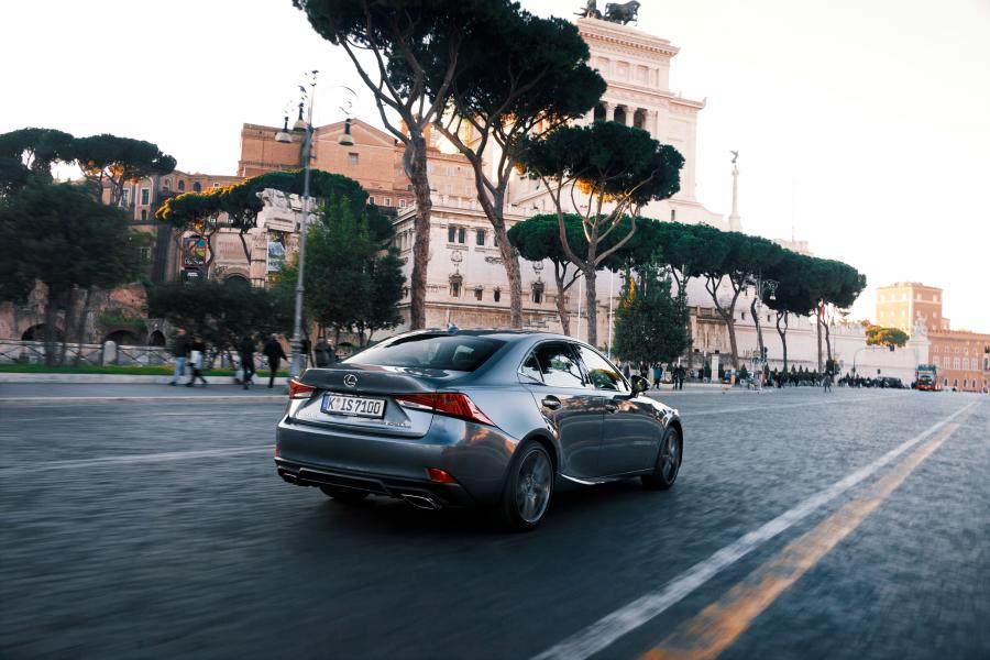  Lexus IS200t F-Sport 2016 года  (WW) (фото 29 из 35)